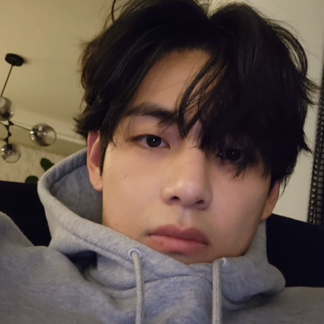 v_scent7's tweet photo. 나 상처받아서 나감..🙁 https://t.co/4ufBSfnmrw