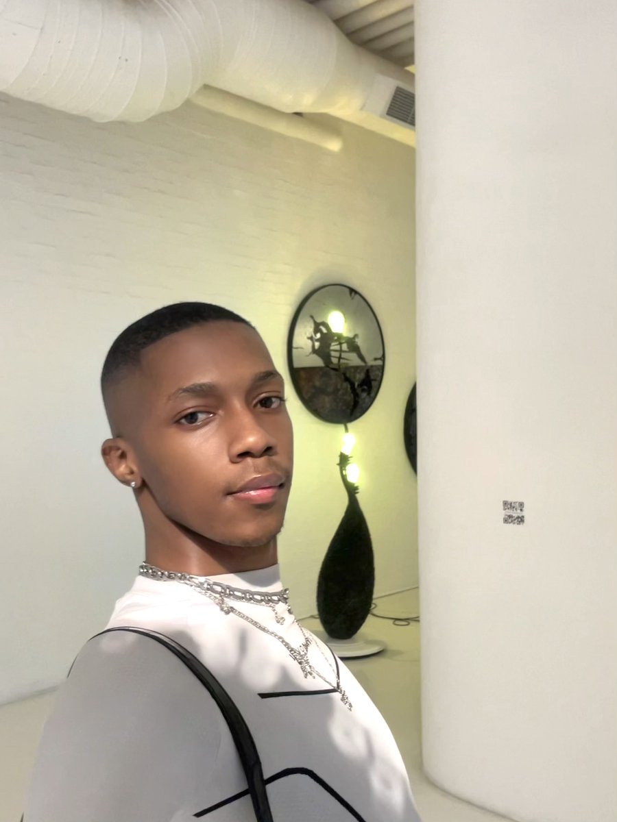 AlwandeKnowles's tweet photo. 💋 https://t.co/zuvYrPyuOC