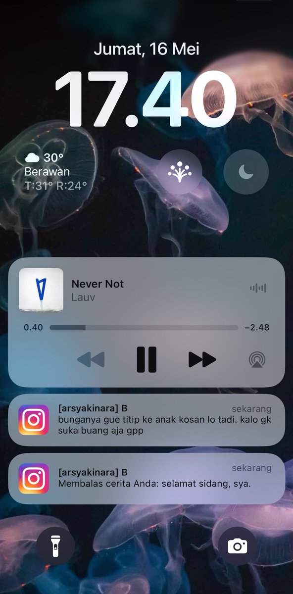 1602FLO's tweet image. life after break up
haechan few tweets au