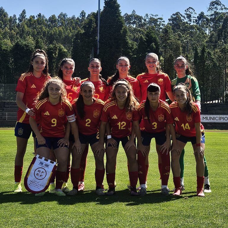 📰 CRÓNICA | 𝗦𝗨𝗕-𝟭𝟲

Los once metros castigan a España en el descuento (0-1)

✍️  rfef.es/es/noticias/cr…

#NuestraBase