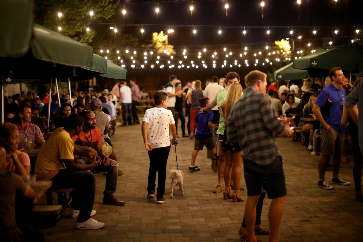 cltecon's tweet image. 🚀 For #EcoDevWeek, here are 5 reasons why Charlotte is built for business:
1️⃣ Superior Lifestyle 🏙️
2️⃣ Diverse &amp;amp; Skilled Workforce 🌍💡
3️⃣ Connectivity ✈️
4️⃣ Unrivaled Business Climate 📈
5️⃣ Momentum &amp;amp; Vision 🔮

Let’s grow together.  #MeetCharlotte