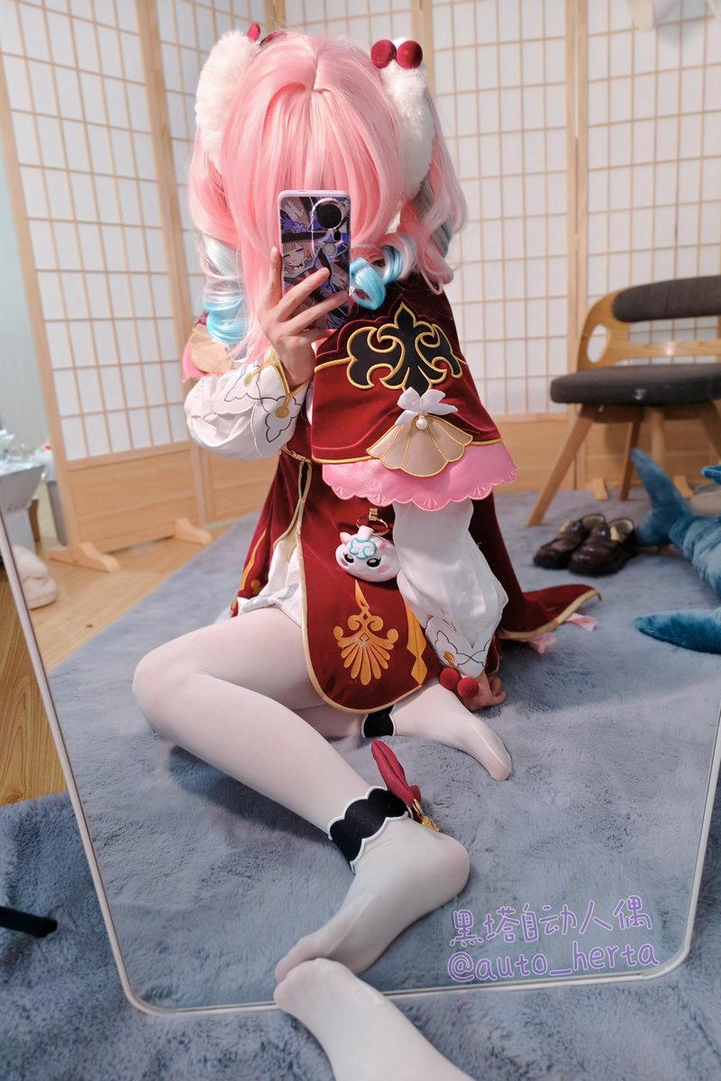 “请问你出的是什么角色？”
“我今天出的是原神里的芭芭拉”