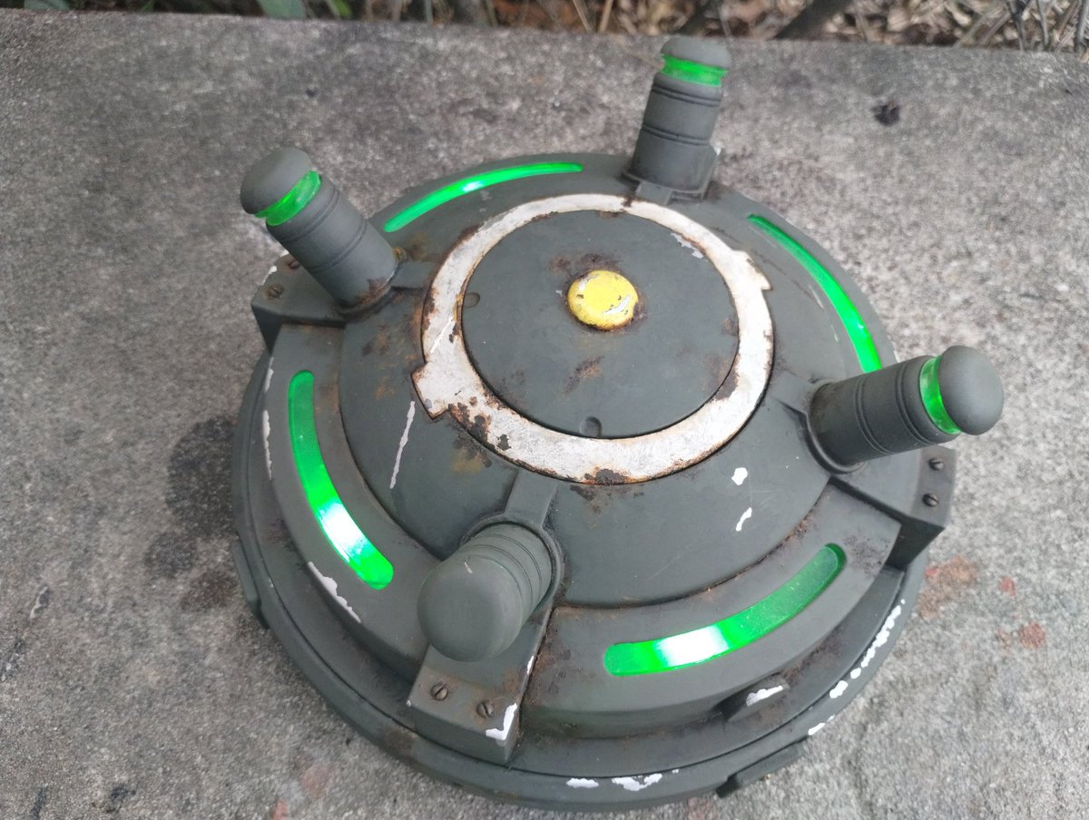 CosplayCommand's tweet image. 1:1 scale, #3dprinted Frag and Plasma mines from #fallout4 and #fallout76 

#fallout #falloutcosplay #falloutprops