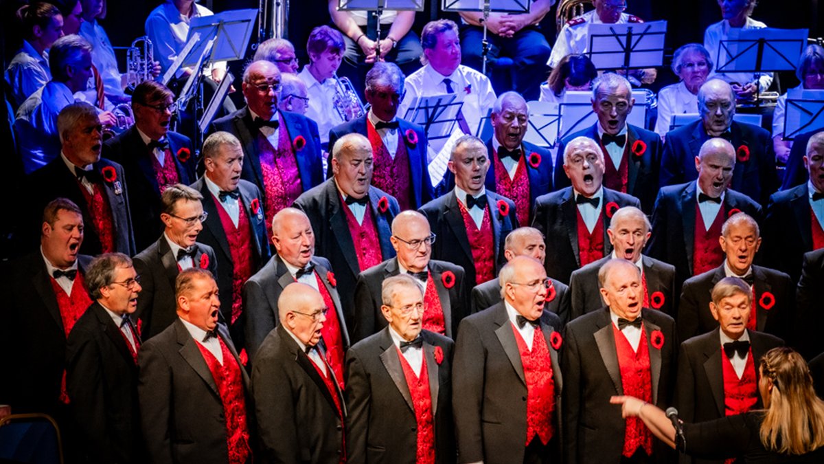 The prestigious Froncysyllte Male Voice Choir return to the New Vic stage on Sat 20 Dec. They have been performing on our stage for over 30 years and we can't wait to welcome them back in 2025. 
To book: tinyurl.com/3358wppn