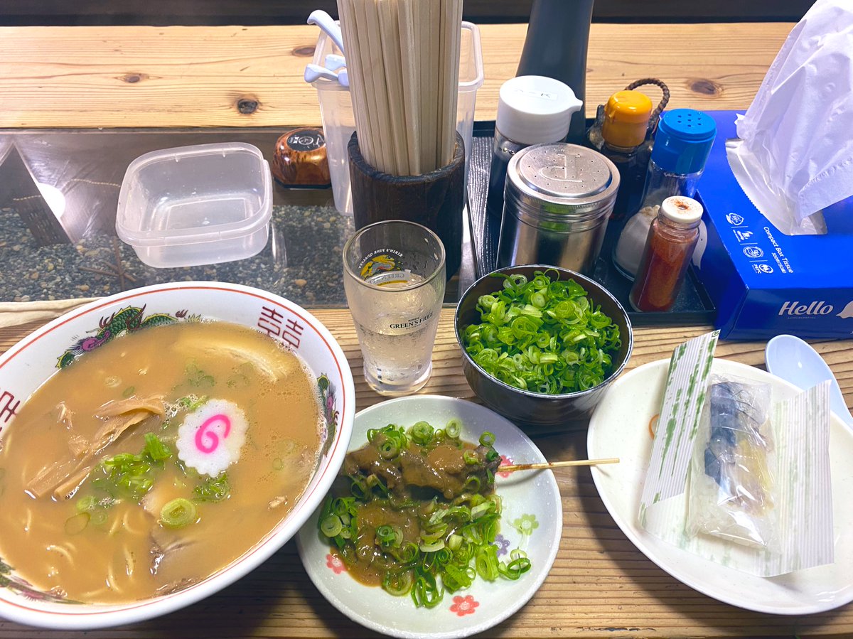 TRAVELMINTS's tweet photo. 地元のお友達おすすめ、和歌山ラーメンなう🎵🍜
ゴキゲン💓🥢😋
#ramenrock
#和歌山 https://t.co/MDnm5kqAlY