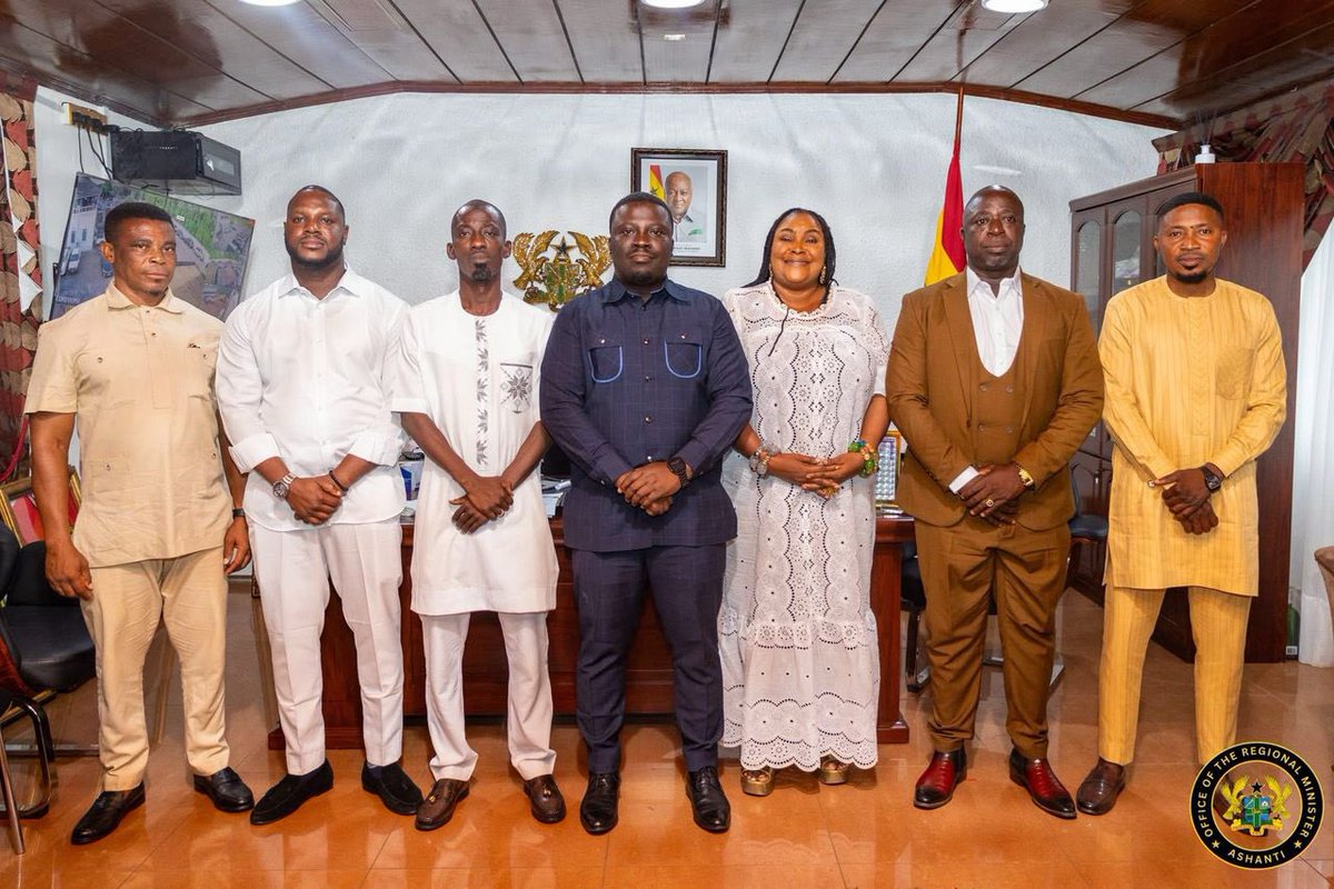 On Wednesday, after my confirmation as the Municipal Chief Executive by the Obuasi Municipal Assembly, I was successfully sworn in together with my colleagues by the Regional Minister,Dr Frank Amoakohene at RCC. It’s an honor to take up this mantle and we promise to deliver..