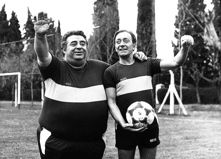 efemeridesARGE's tweet photo. Un 16 de Mayo como hoy:

Fallece el comediante Jorge Porcel 
Su muerte se produjo tras complicaciones derivadas de una operación de...

https://t.co/EAr4PfbIcb #efemerides a través de @efemeridesARGE 

#jorgeporcel #humor #comediante #comico #Argentino https://t.co/vN6qVRimZz