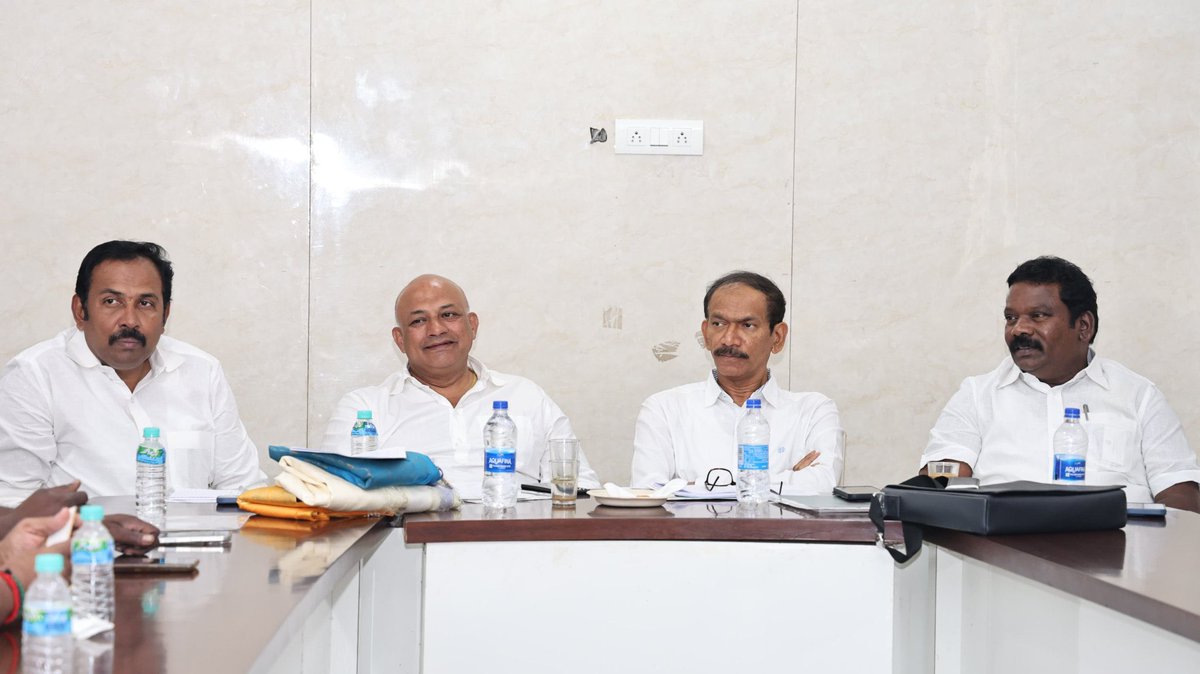 girishgoaINC's tweet photo. A consultative meeting with senior Congress functionaries from Coimbatore district was held today (16.05.2025) at Sathyamurthy Bhavan, Chennai.

The meeting took place along with PCC President Thiru @SPK_TNCC, AICC Secretary Thiru @SurajMNHegde, and Congress Legislative Party Leader in the Tamil Nadu Assembly Thiru @MLARajeshKumar.

Deliberations focused on strengthening the organisational structure in Coimbatore, enhancing coordination among district incharges, and strategising for a strong Congress victory in the region.

#CongressForCoimbatore
