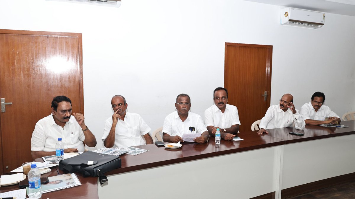 girishgoaINC's tweet photo. A consultative meeting with senior Congress functionaries from Coimbatore district was held today (16.05.2025) at Sathyamurthy Bhavan, Chennai.

The meeting took place along with PCC President Thiru @SPK_TNCC, AICC Secretary Thiru @SurajMNHegde, and Congress Legislative Party Leader in the Tamil Nadu Assembly Thiru @MLARajeshKumar.

Deliberations focused on strengthening the organisational structure in Coimbatore, enhancing coordination among district incharges, and strategising for a strong Congress victory in the region.

#CongressForCoimbatore