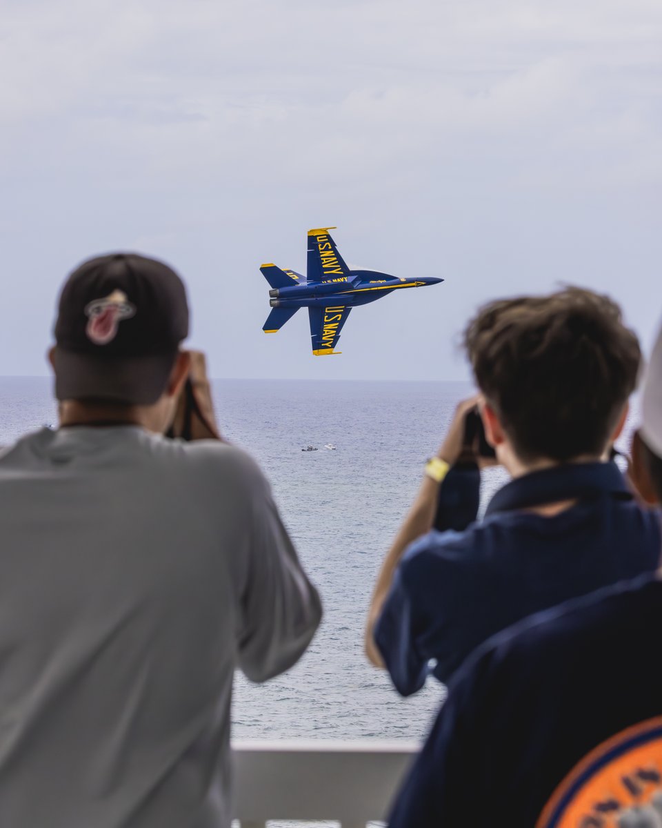 Air Dot Show Tour tweet media