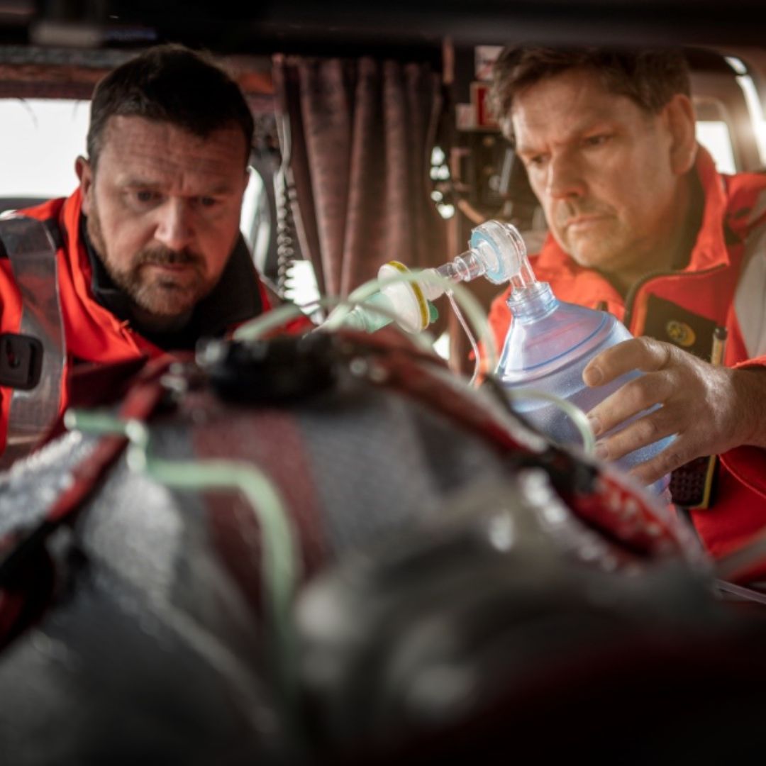 AirAmbulancesUK's tweet image. Equipment Spotlight: Bag, Valve &amp;amp; Mask – commonly known as a BVM ✨

This device is often used for patients needing ventilation, during cardiac arrest, and sometimes before a PHEA (Post-Hospital Emergency Anaesthesia) 

#MedicalEquipment #CriticalCare #BVM