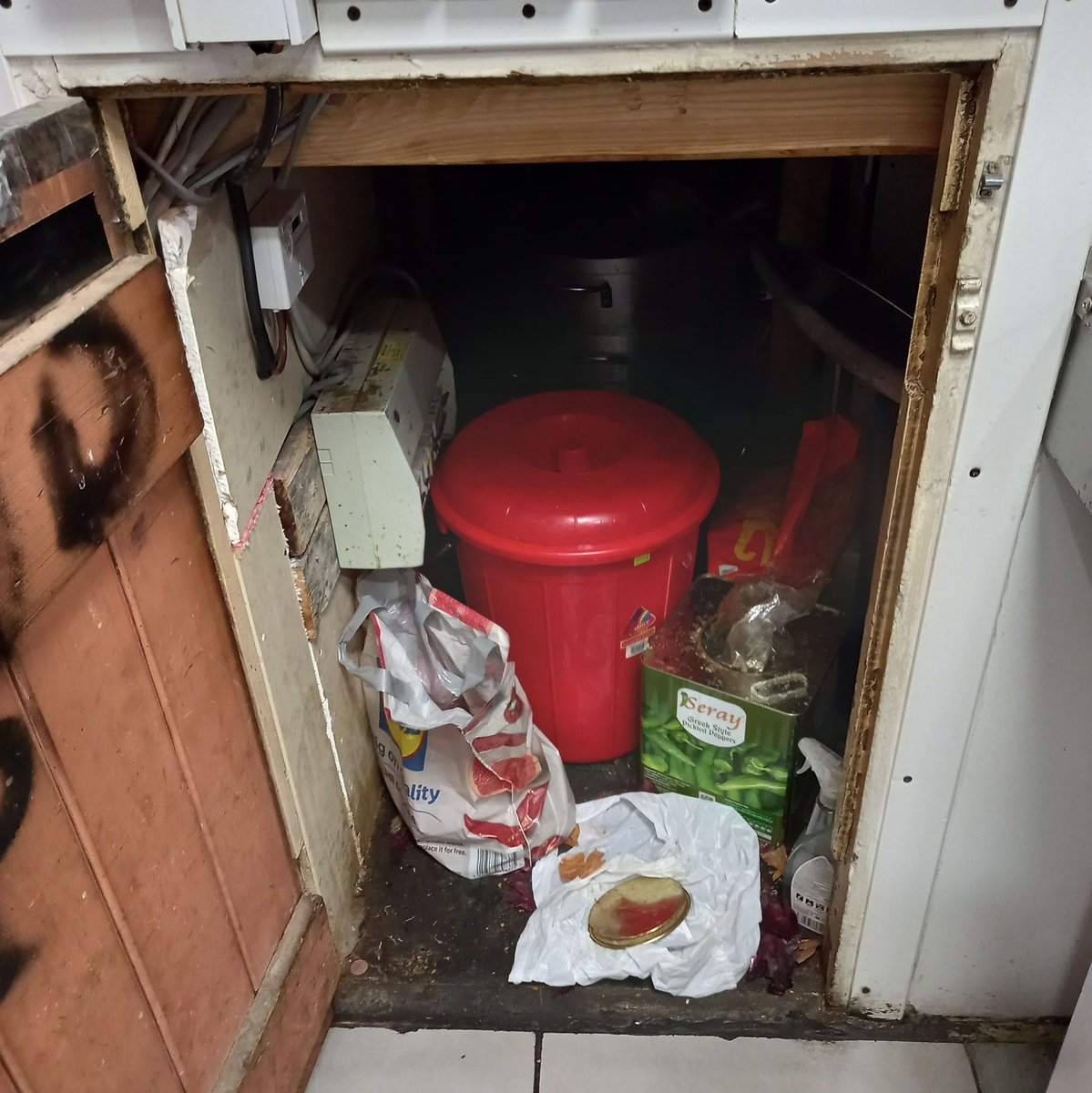 Hillingdon Council tweet media