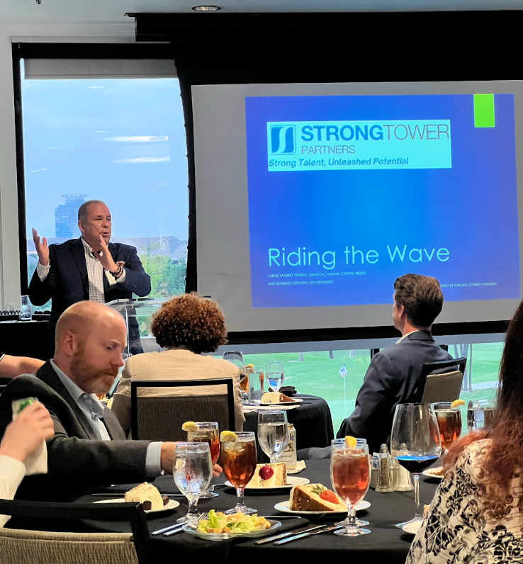 DallasAFP's tweet image. Thank you to everyone who joined us yesterday for a discussion around "Riding the Economic Wave" at our chapter event!  🙌

Special thanks to our guest speaker Leonel DeLeon for preparing such a crucial, relevant presentation for DAFP!

#DAFP
#DallasProfessionals
