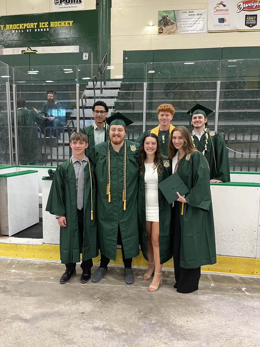 Brockport's tweet image. Let’s get this #Commencement Day started, #Classof2025! 🤩🎓🎉 

#bport2025 💚
