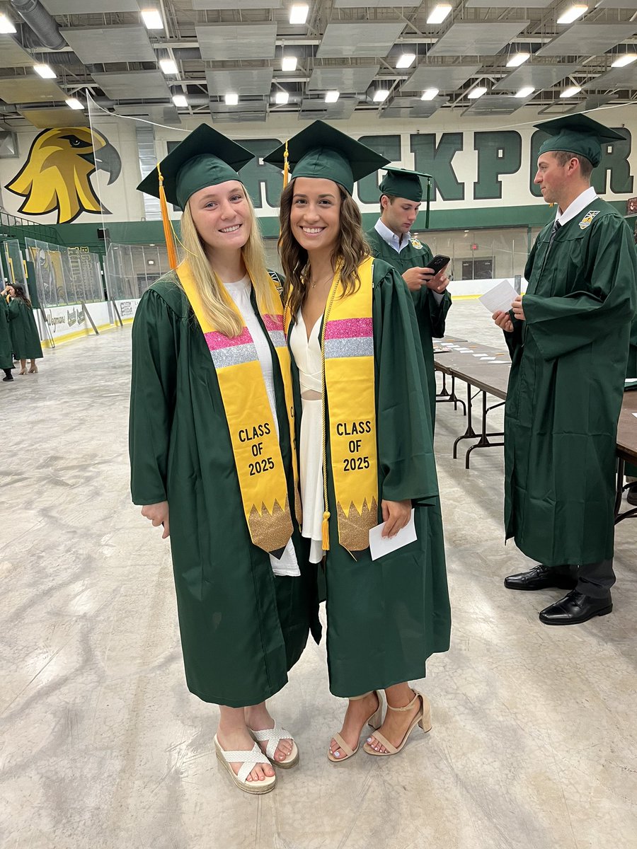 Brockport's tweet image. Let’s get this #Commencement Day started, #Classof2025! 🤩🎓🎉 

#bport2025 💚
