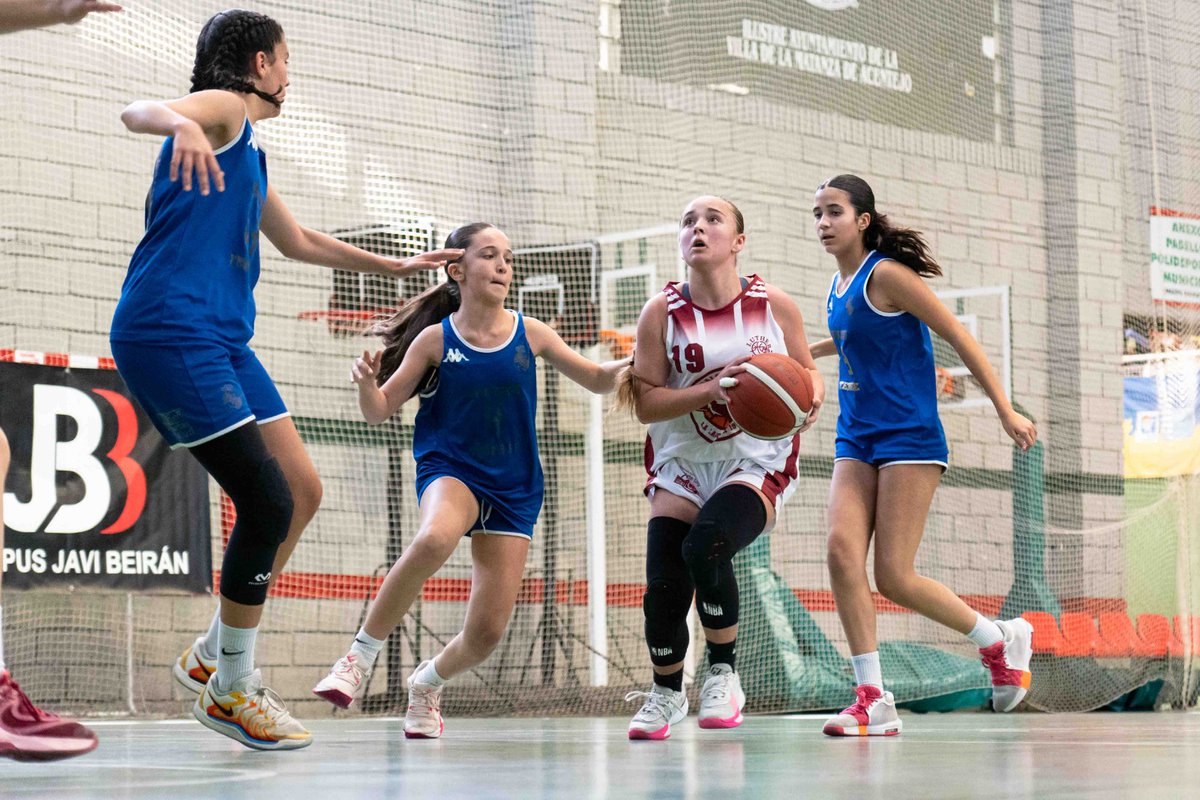 FCBaloncesto's tweet photo. 🏆 #PreInfantilFem
🇮🇨 #CC2025

#BaloncestoEnPositivo #SomosCanarias #Baloncesto #Basketball #Basket #Deporte #Sport #Photography #SportPhotography https://t.co/a6FcwHSb52