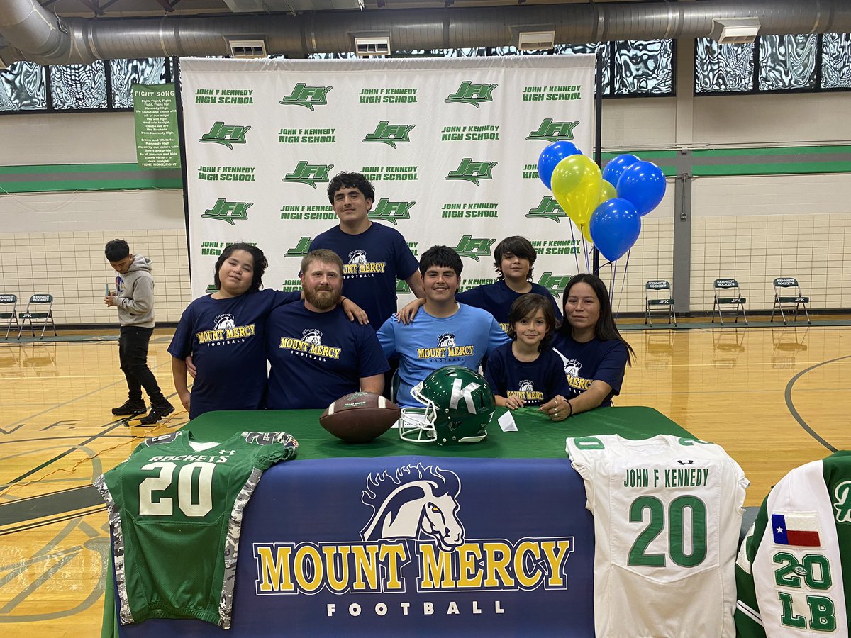 Matthew Harrison (@coachmharrison) on Twitter photo "Proud dad moment! 🏈 Watching my son sign with <a href="/MountMercyFB/">Mount Mercy Football</a> —years of hard work paying off! #SigningDay #MountMercy" "Proud dad moment! 🏈 Watching my son sign with <a href="/MountMercyFB/">Mount Mercy Football</a> —years of hard work paying off! #SigningDay #MountMercy"