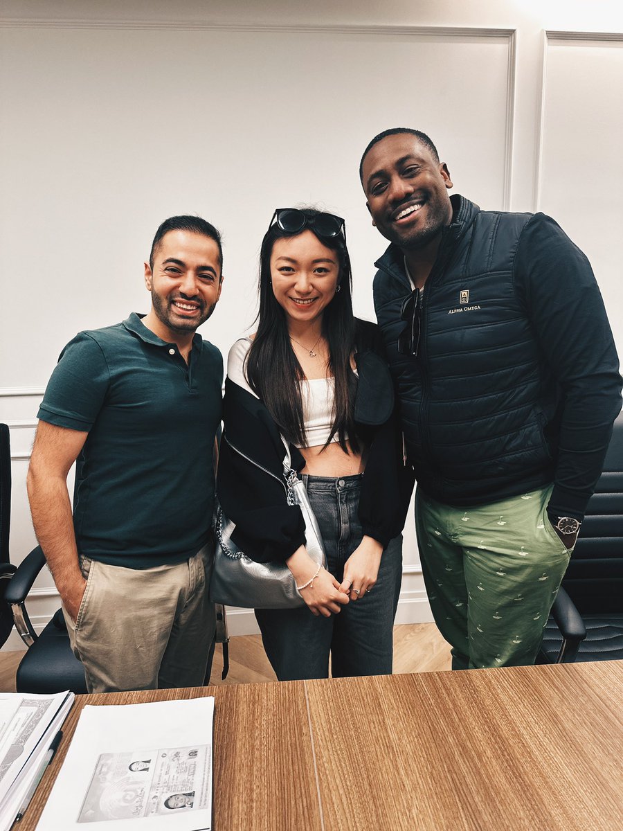jalexbrinson's tweet image. 🚪🔑🏗️💯❤️🍸 #helpingpeople #solvingproblems #family #realestate #realestateinvesting #donedeal #closed #transactioncomplete #jalexbrinson #wendyclarknyc #teamart