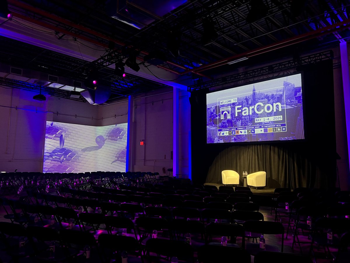 O2Eventworks's tweet image. Had a blast supporting #FarCon 2025! We handled projection across multiple spaces, including a couple of cycloramas, plus lighting, audio, and more!

#StageLighting #NYCEvents