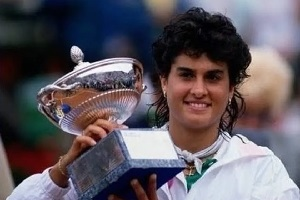 efemeridesARGE's tweet photo. Un 16 de mayo como hoy:

Nace la tenista Gabriela Sabatini https://t.co/Hblcxxo6Xt #efemerides a través de @efemeridesARGE 

#16deMayo #Efemerides #efemeridesargentinas #tenis #gabrielasabatini #usopen #wta https://t.co/sfqG54IASP
