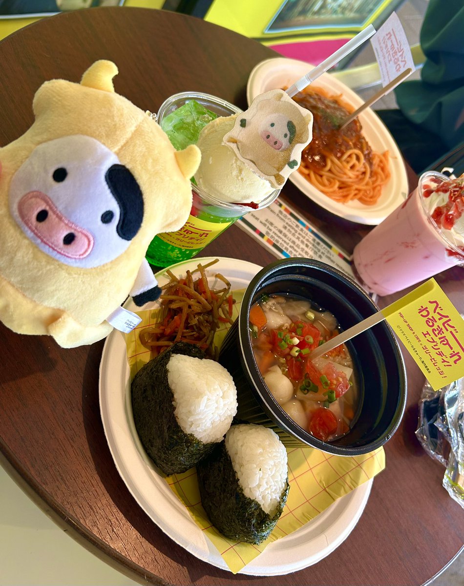 kohinatamika's tweet photo. 『#ベイビーわるきゅーれ エブリデイ!
POP-UP SHOP & CAFE in ツリービレッジ!』
に親友ちゃんと行ってきました🫶

#ベビエブ の世界に溢れた空間。
ドラマのシーンを思い浮かべながら食べるご飯はめちゃめちゃ美味しくて最高でした…🤤✨
全メニュー制覇したかった…！！

#ベビエブツリビレ #ツリビレ