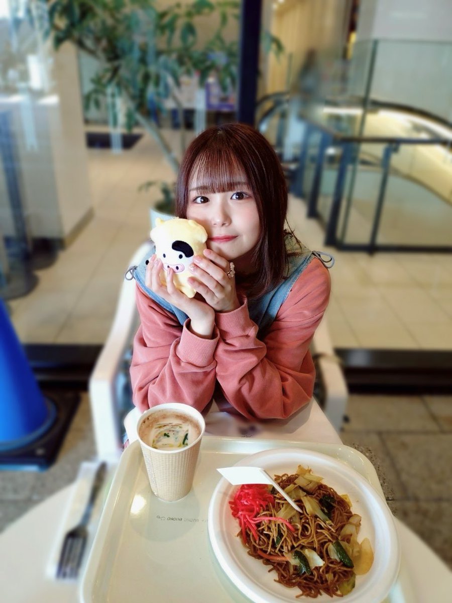 kohinatamika's tweet photo. 『#ベイビーわるきゅーれ エブリデイ!
POP-UP SHOP & CAFE in ツリービレッジ!』
に親友ちゃんと行ってきました🫶

#ベビエブ の世界に溢れた空間。
ドラマのシーンを思い浮かべながら食べるご飯はめちゃめちゃ美味しくて最高でした…🤤✨
全メニュー制覇したかった…！！

#ベビエブツリビレ #ツリビレ
