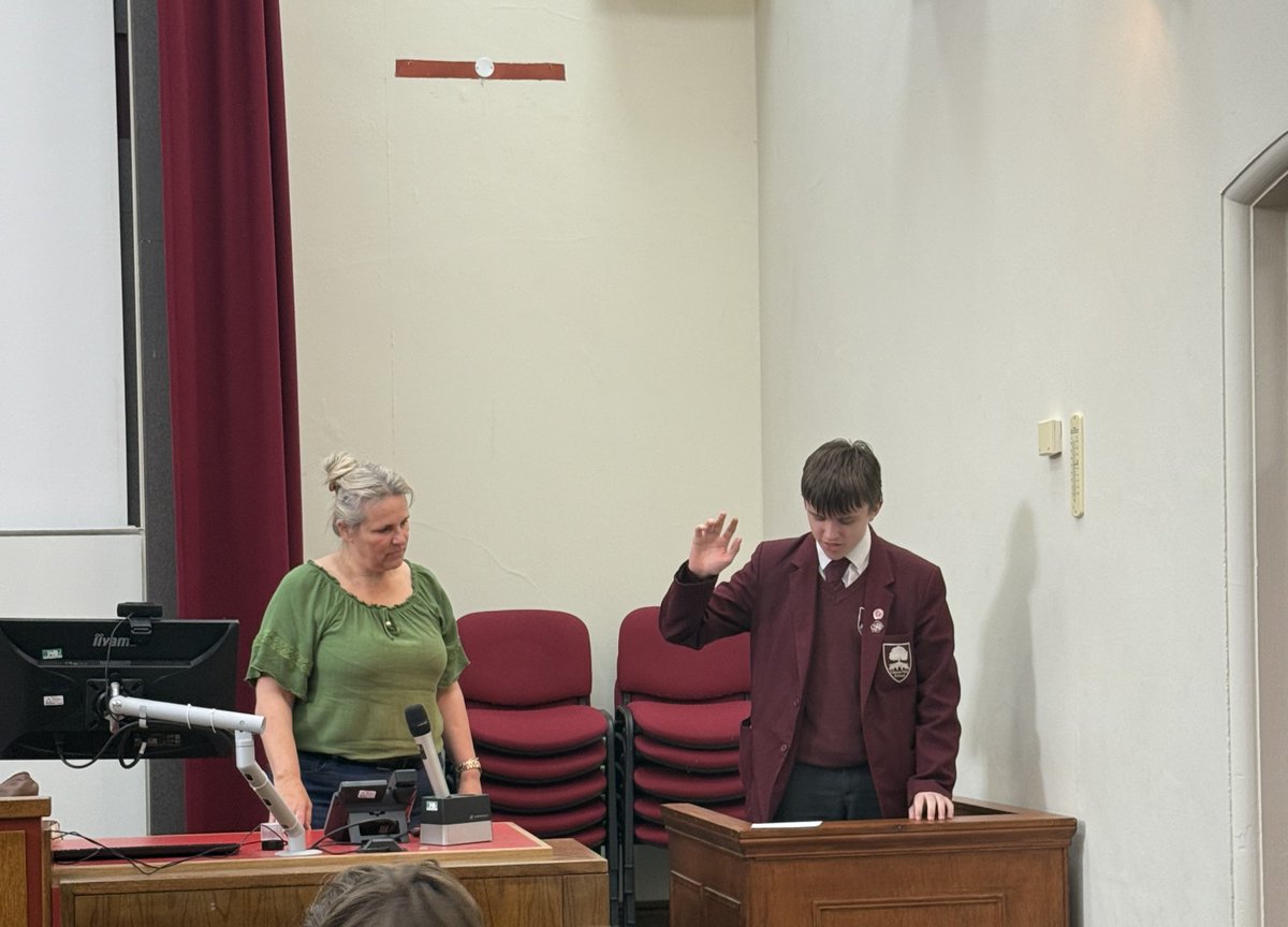 16/5/25 - University Trip

Miss Cashman took some of our higher attaining pupils to Canterbury Christchurch University to complete a workshop in the criminal justice system.  During the day they toured the campus &amp; learnt about the courses on offer at university.

#cpsvalues