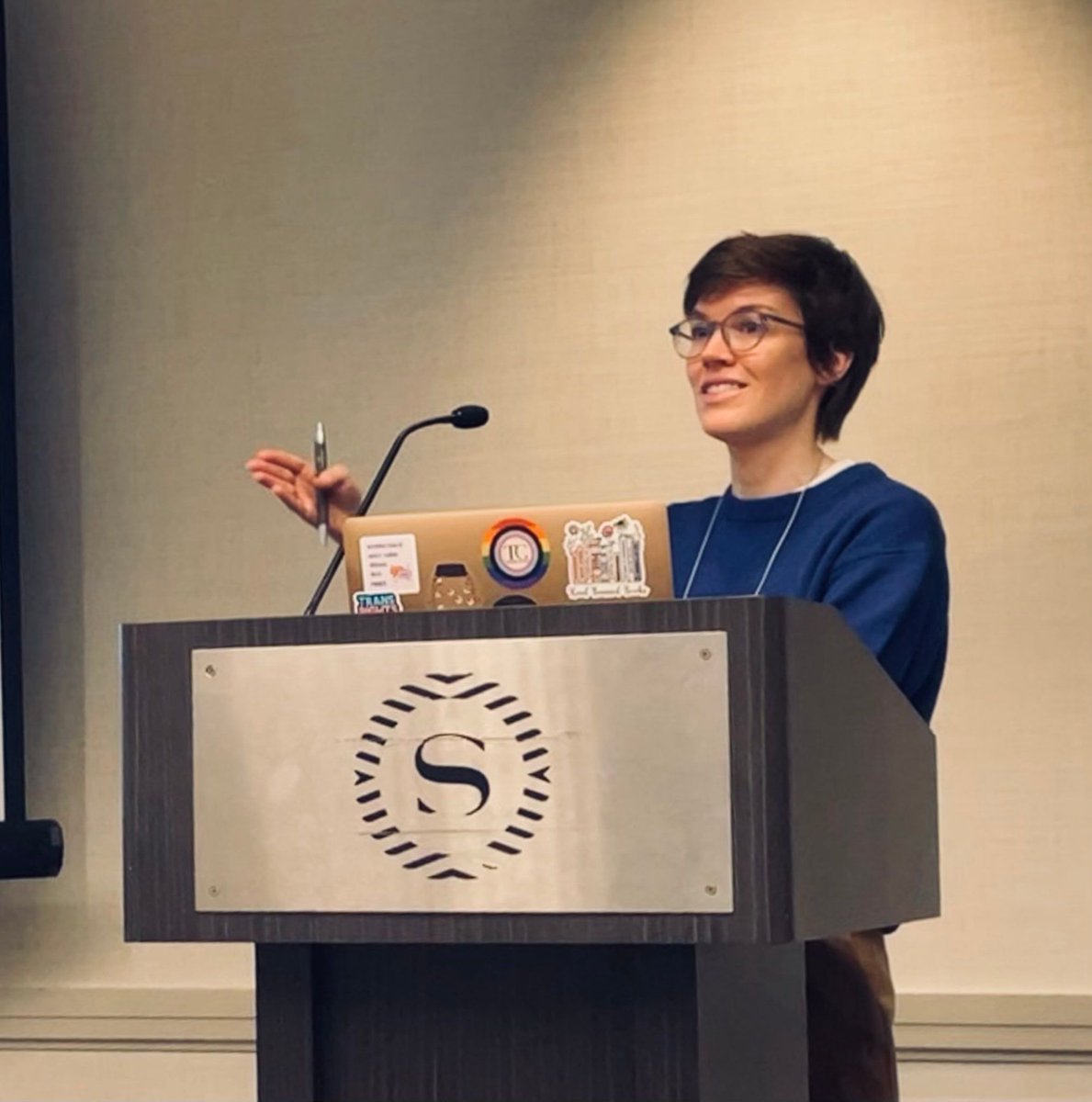 Today we tip our hats to Kelly Katherine Frantz for a fantastic #AAAL2025 presentation titled “Is That What You’re Tryna Say?”: A Study of Consultant Practices for Prioritizing Writer Intention! Kelly successfully defended her dissertation last month! #altesolstudents #aaalgrads