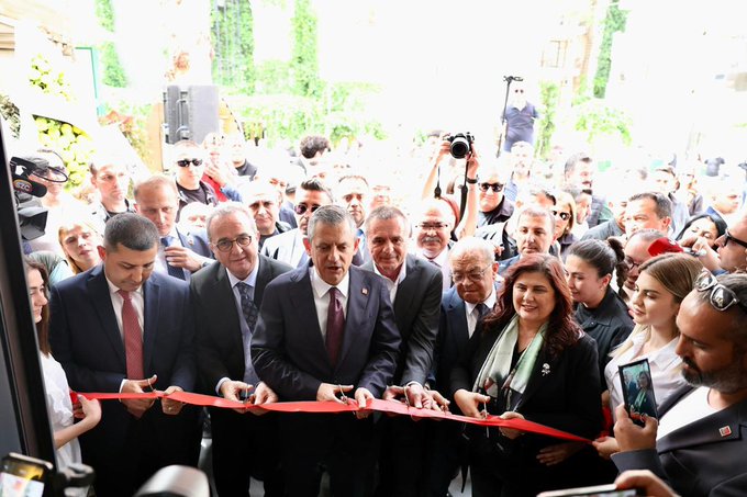 CHP Kuşadası Yeni İlçe Binası Açıldı