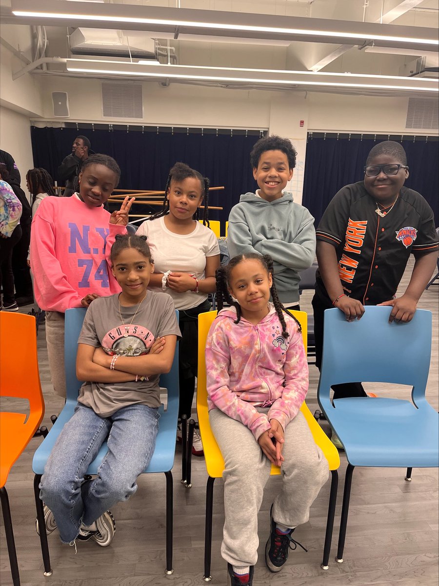 Kipsbayclub's tweet photo. In the end, Palmaro took home the crown, but every participant spelled their hearts out and made us proud. Can’t wait to see who takes the title next year!

#KipsBaySpellingBee #SpellingChampions #ClubhousePride #TheBronx #GreatFuturesStartHere #KipsBayPS138 #KipsBayPalmaro https://t.co/q3ivz5IHZW
