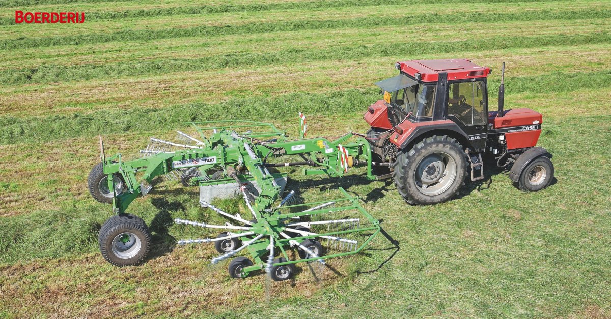 De jonge Poolse machinefabrikant #InterTech heeft geen breed leveringsprogramma, maar voor minder dan €20.000 heb je de ZKD 800-dubbele #hark van dit bedrijf mét hydraulische breedteverstelling, brede banden en een zeswielig onderstel onder de rotoren.
boerderij.nl/dubbele-hark-v…