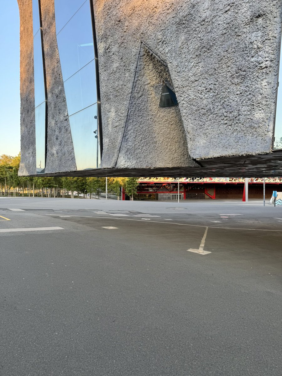 Herzog &amp; DeMeuron actually using cantilevers for cool surreal effect here in Barcelona