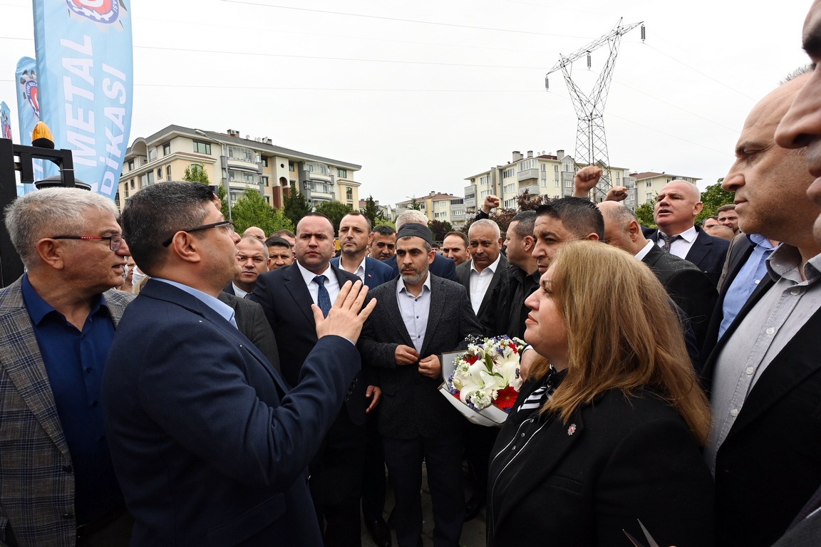 AltundagUysal's tweet photo. Sendikamız Türk Metal’in 37. Şubesi olan Çorlu Şubemizin yeni hizmet binasının açılışını, Trakya’nın çalışkan ve onurlu emekçileriyle birlikte gerçekleştirmekten büyük bir mutluluk ve gurur duydum. https://t.co/Kh1tCDc3MI