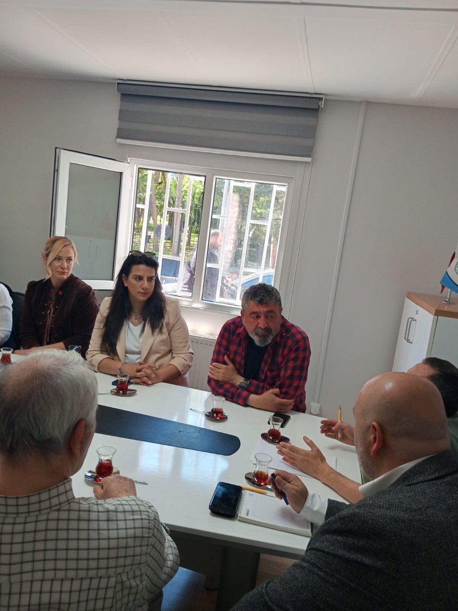 Cumhuriyet Halk Partisi İstanbul il başkanlığı Engelli Haklarından Sorumlu İl Başkan Yardımcısı  Selahattin Erbaş yönetiminde Engelli Hakları Komitesi Üyeleri  10/16 Mayıs Engelliler Haftası kapsamında Türkiye Ortopedik Engelliler Federasyonumuzu ziyaret ettiler.
Nazik