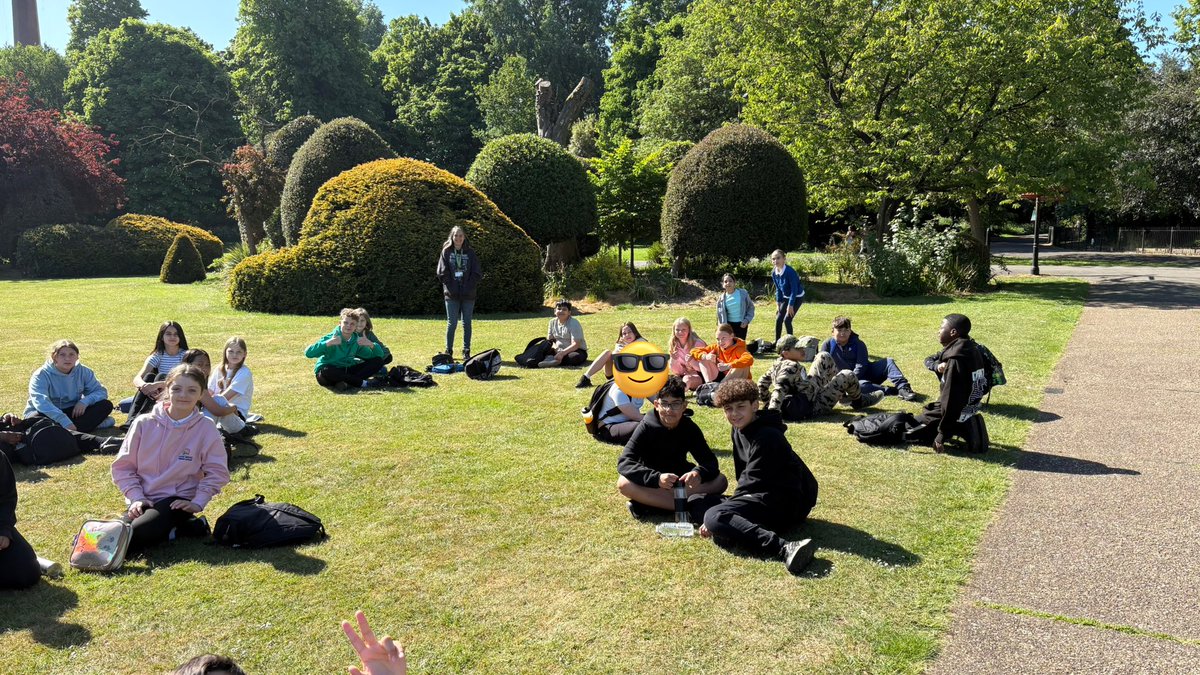 Fosse_TMET's tweet photo. Off to Abbey Park with Year 6 to enjoy a day celebrating in the sun. The children have worked hard all week so it’s time for a treat #fmyear6 #fmcelebrate #fmproud https://t.co/cDuTIwGoXK