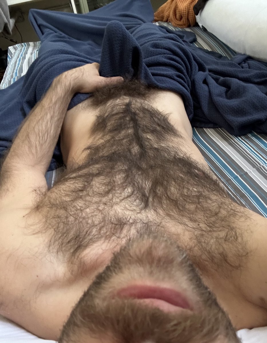 Someone’s up! #gay #hairy 🦦