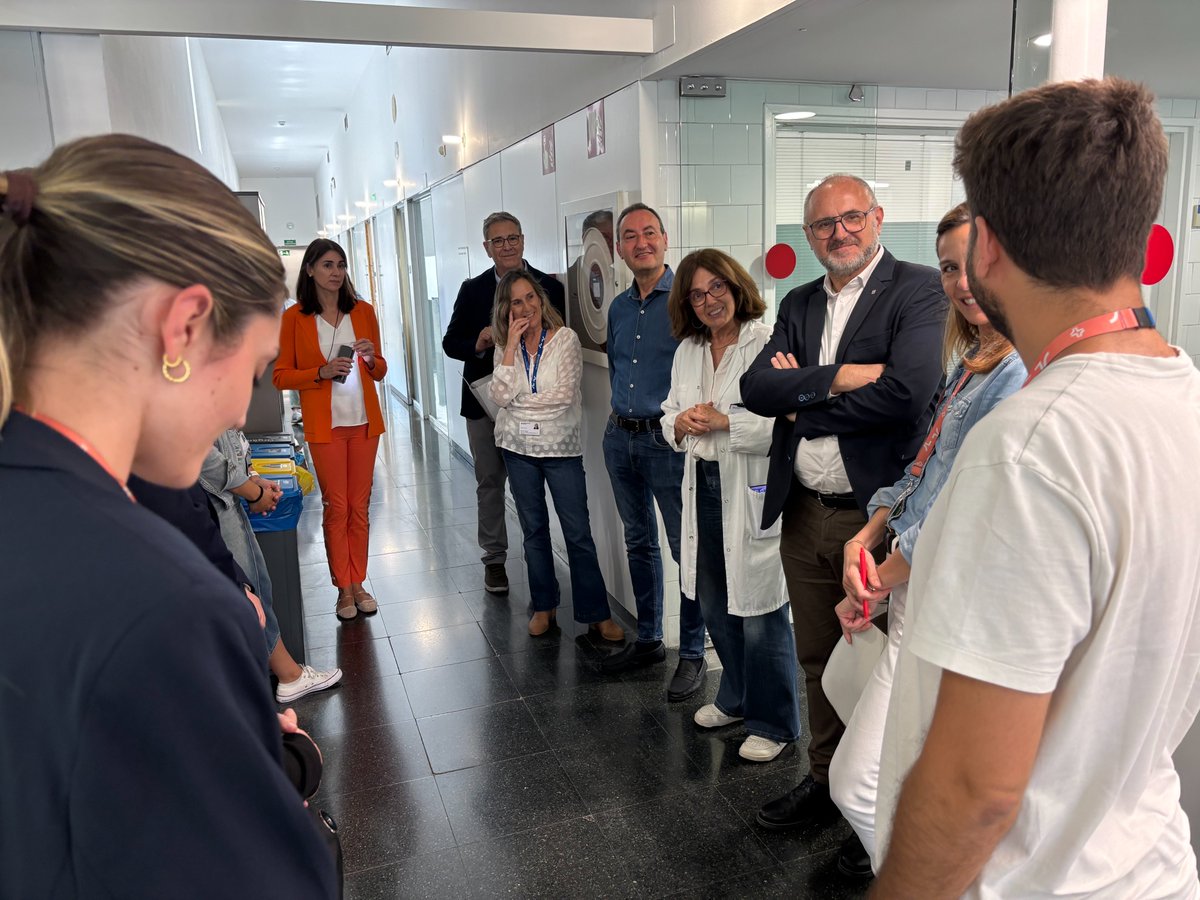 hospitaldelmar's tweet photo. El Director General de #FormacióProfessional de @gencat, @ricardcoma, coneix de primera mà la formació dual a l'@hospitaldelmar 

Ha visitat el centre acompanyat de la Directora de @CABK_Dualiza 

#FP #FPDual #FPCAT @HMarFP 

https://t.co/qcEiDB8Kep https://t.co/tB0Ro7cRun