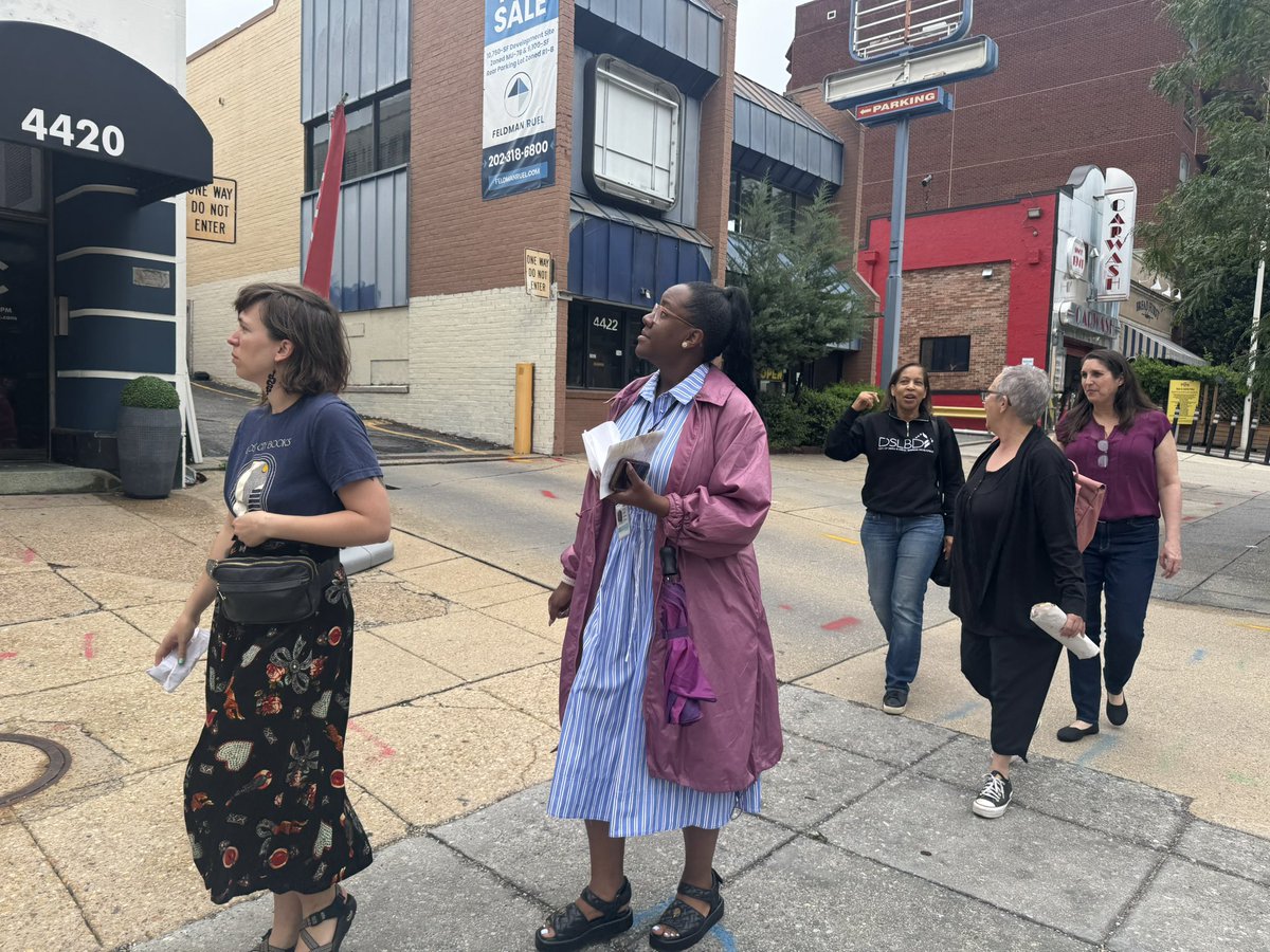 SmallBizDC's tweet photo. Earlier this week, #DSLBD visited @VanNessMainSt to connect with small businesses and highlight the corridor’s unique local gems. Thank you to Gloria Garcia and the VNMS team for your leadership. This spring, let’s continue to shop local and support DC businesses! #ShopLocalDC 🛍️ https://t.co/4dDCtQOK3r