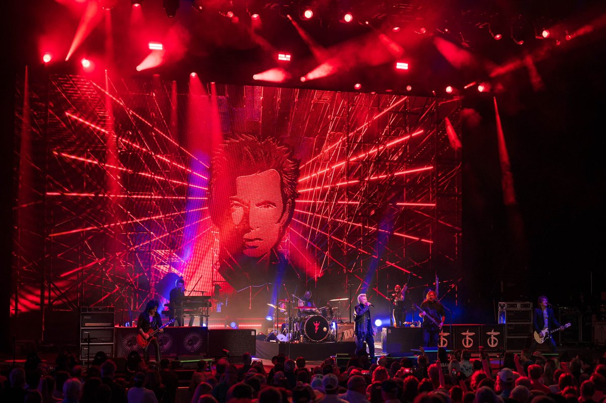 IDOL LIVE :CHARLOTTE NC:PNC PAVILION:
We roll on ..really starting 2 rock now the band is tight u the audience r enjoying the shows I’m having the time of my life thanks 🙏 what could be better than that? See u soon!