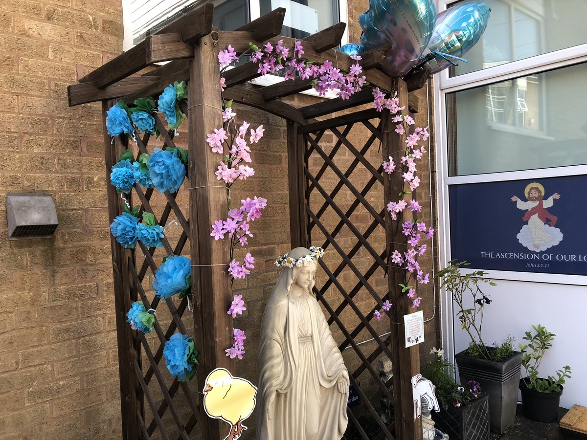 SoulsSchool's tweet photo. Our Prayer Garden @SoulsSchool is ready for the Mary Procession after Sunday 12pm Mass @HolySoulsAG #MayProcession #familiesandcommunities https://t.co/hwqH3JB4H1
