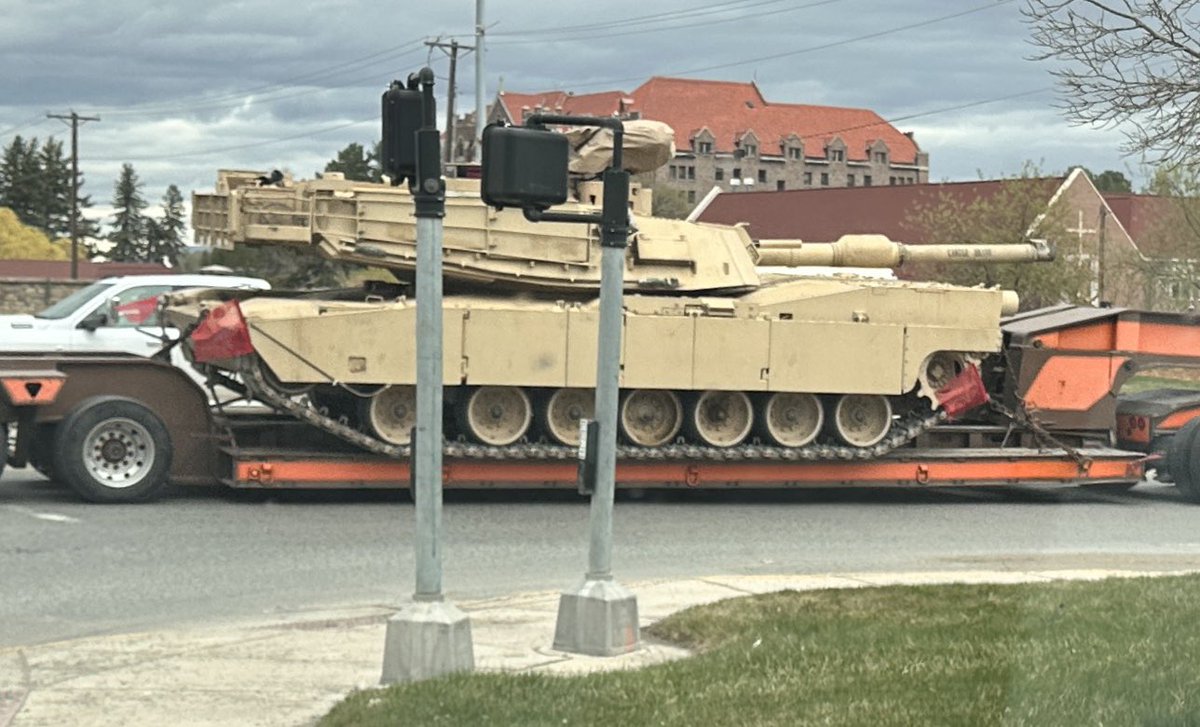 GreenwoodForMT's tweet image. One of the fun parts about living in Helena is, sometimes you get to see the National Guard hauling tanks around town.