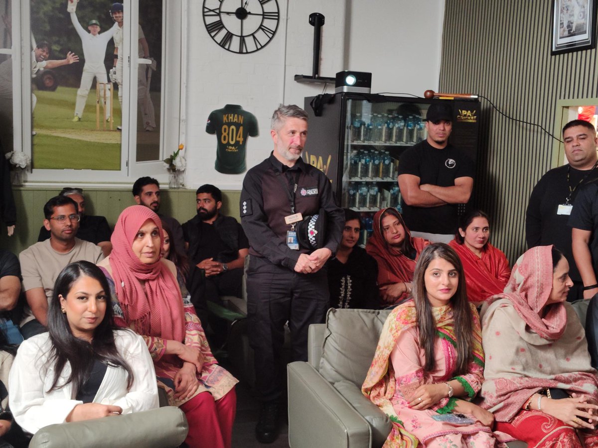 GMPBuryPolice's tweet image. Neighbourhood Chief Inspector Barton and Inspector Hussain delivered a Hate Crime presentation at PA Cricket Indoor Centre on Cobden Street Bury, raising awareness on Hate Crime.  

PA Cricket is now a registered Hate Crime Reporting Centre.

#LetsEndHate #WeStandTogether