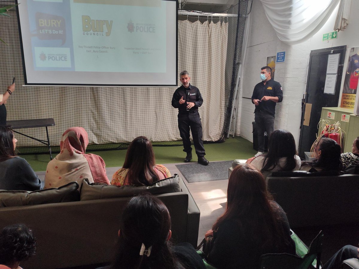 GMPBuryPolice's tweet image. Neighbourhood Chief Inspector Barton and Inspector Hussain delivered a Hate Crime presentation at PA Cricket Indoor Centre on Cobden Street Bury, raising awareness on Hate Crime.  

PA Cricket is now a registered Hate Crime Reporting Centre.

#LetsEndHate #WeStandTogether