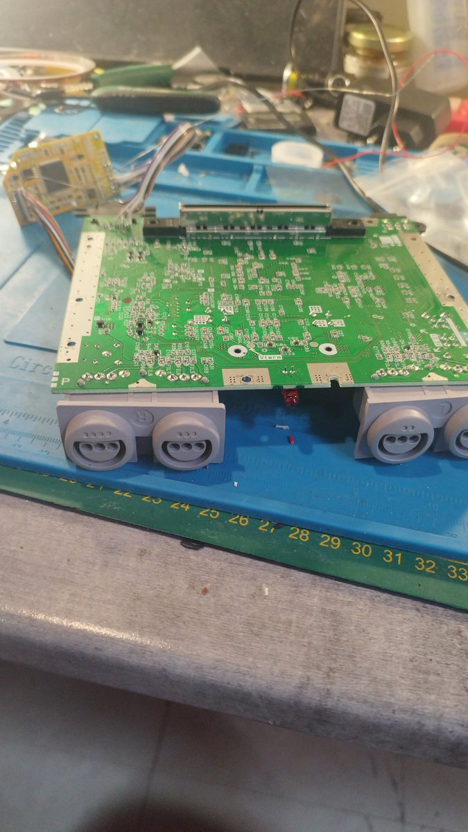 GeekHillZone's tweet photo. N64 avec un beau signal RGB Csync des familles 🎮✨
Et ça, c’est cool ! Fini le flou, fini le composite crado 🚫📺💥

#Nintendo64 #RGBMod #CsyncPower #ImageClaire #RetroGamingFix #N64Upgrade #JerichoFix #ConsoleModding #SignalPropre https://t.co/DimTrkjegy