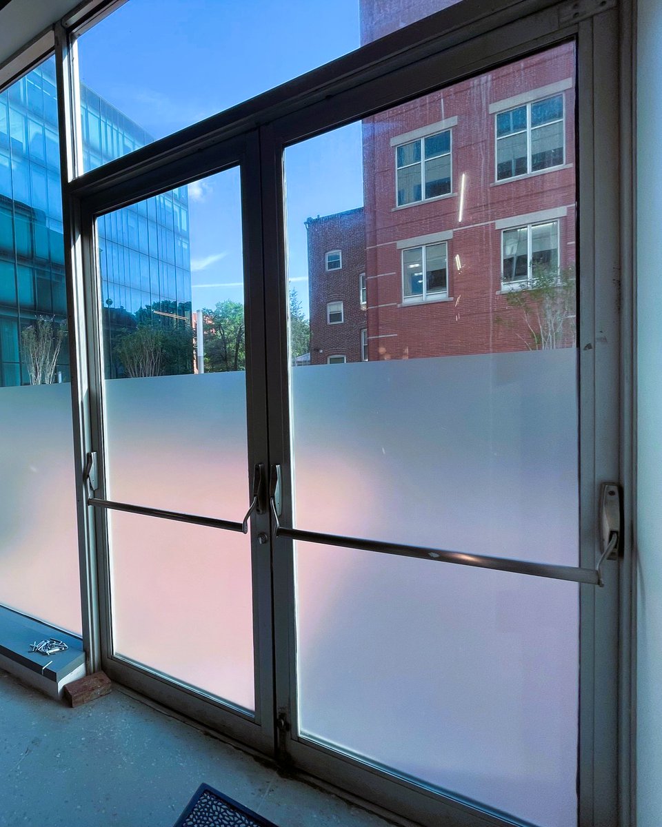 Divadisplaysinc's tweet image. ✨ Frosted Elegance: Custom Privacy Film Installation

Perfect for offices, clinics, and commercial spaces that want a touch of sophistication with privacy.

📞 301-798-2717
🌐 divadisplays.com

#FrostedFilm #GlassPrivacy #WindowFrosting #OfficeDesign #InteriorGraphics