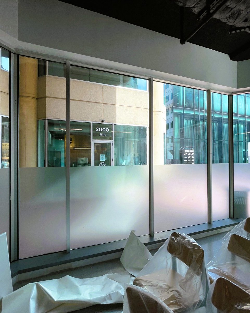 Divadisplaysinc's tweet image. ✨ Frosted Elegance: Custom Privacy Film Installation

Perfect for offices, clinics, and commercial spaces that want a touch of sophistication with privacy.

📞 301-798-2717
🌐 divadisplays.com

#FrostedFilm #GlassPrivacy #WindowFrosting #OfficeDesign #InteriorGraphics