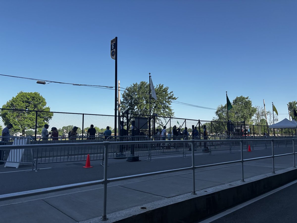 Arika Herron (@arikaherron) on Twitter photo Theyāre lining up to get into ā¦<a href="/IMS/">Indianapolis Motor Speedway</a>ā© for #FastFriday. Gates open at 10. Theyāre lining up to get into ā¦<a href="/IMS/">Indianapolis Motor Speedway</a>ā© for #FastFriday. Gates open at 10.