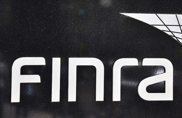 FINRA is “hoping to file” a new proposal to expand the limits from the current $100 maximum that brokers can give to their clients per year: advisorhub.com/finra-to-re-pr…

#wealthmanagement #finra #gift #regulation #wirehouse