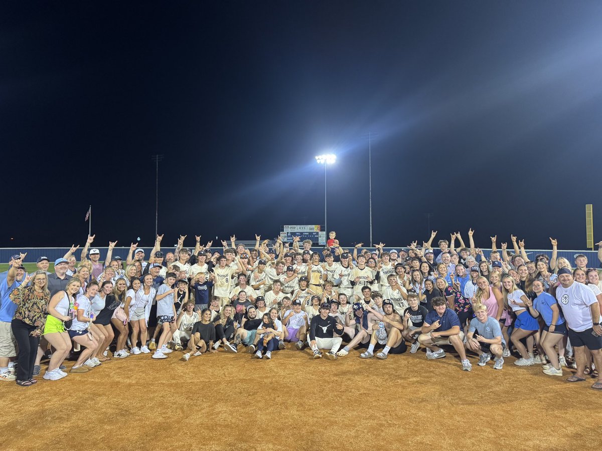 This right here!!!! This is what’s it’s all about! The support we have here at Anderson County High School is something special. What a night for our guys! Something they will remember for the rest of their lives! As my friends always say, “No place better.” 🤘⚾️