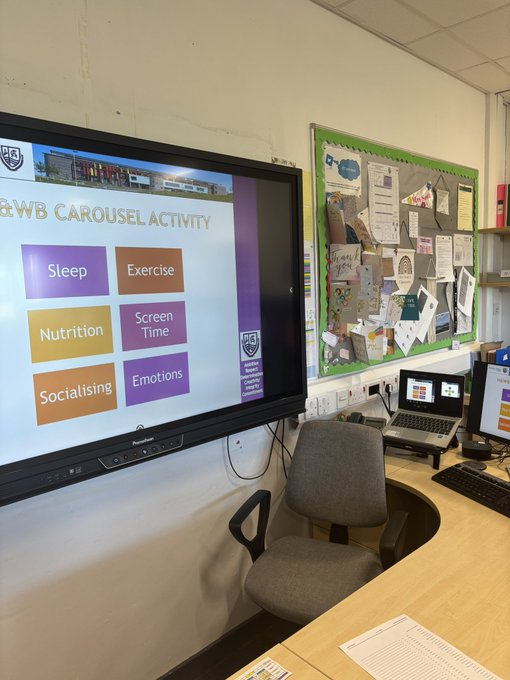 Mrs Scott tweet media